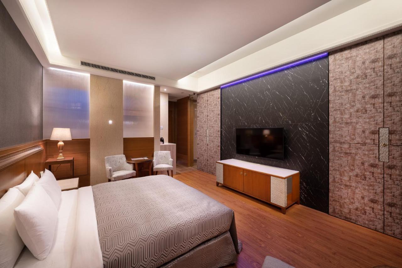 Purple Garden Motel Kaohsiung Exterior photo